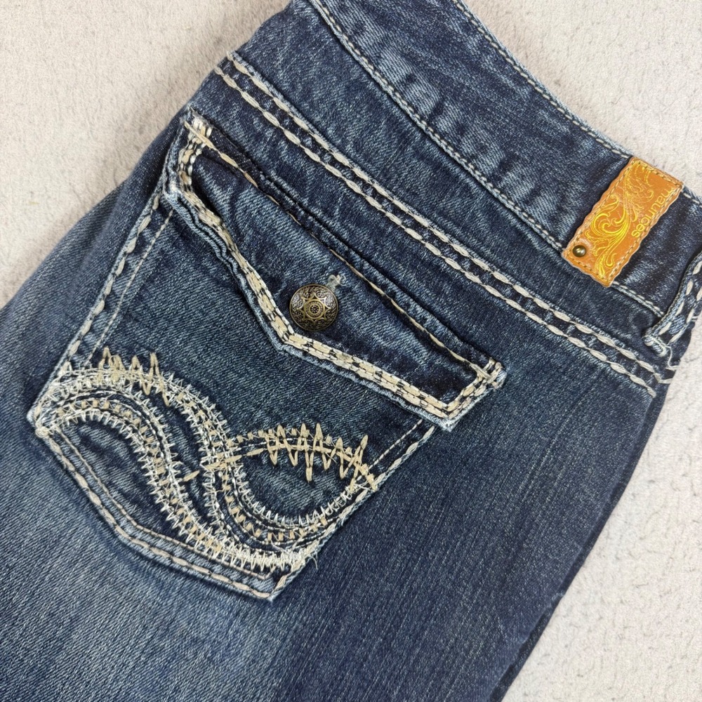Maurices Capris Women 11/12 Regular Denim Crop Dark Wash Embroidered